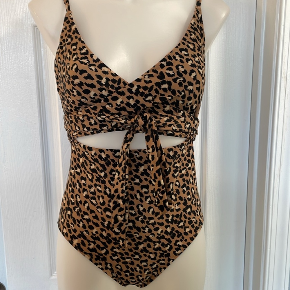 AMERICAN EAGLE AERIE LEOPARD PRINT FULL COVERAGE ONE PIECE WRAP SWIMSUIT SIZE M - Picture 4 of 13